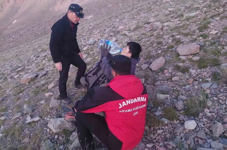 Erciyes Dağı’nda mahsur kalan yabancı uyruklu kişi kurtarıldı
