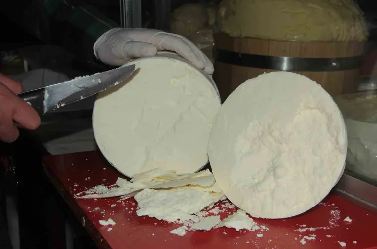 Erzincan Tulum Peyniri toz forma taşınıyor
