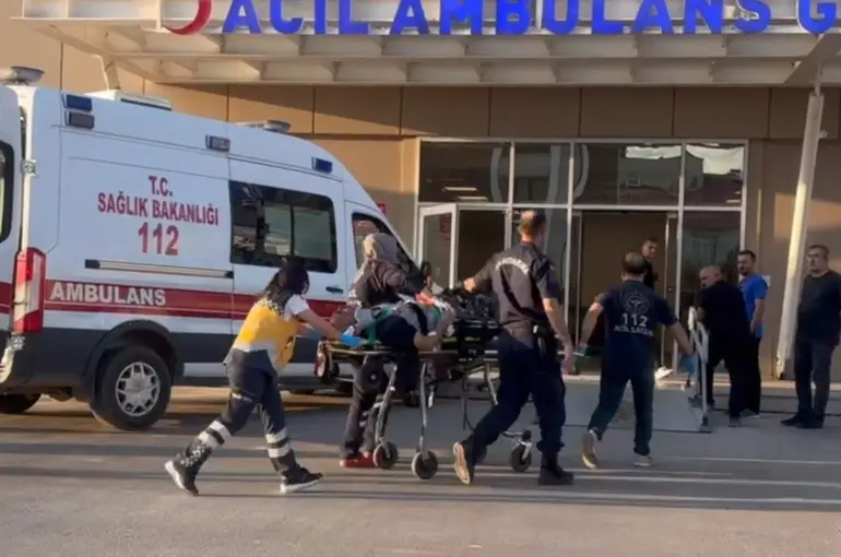 Erzincan’da ATV uçuruma yuvarlanarak baraj gölüne düştü: 2 yaralı
