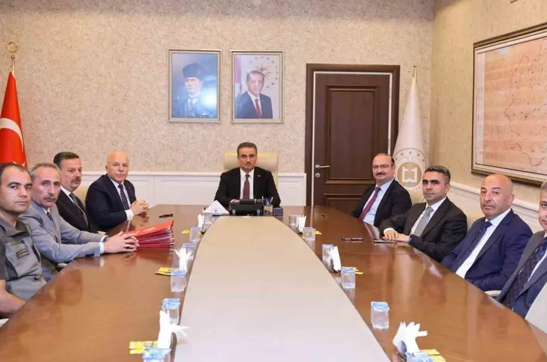 Erzurum’da sahipsiz hayvanlar için tarihî iş birliği
