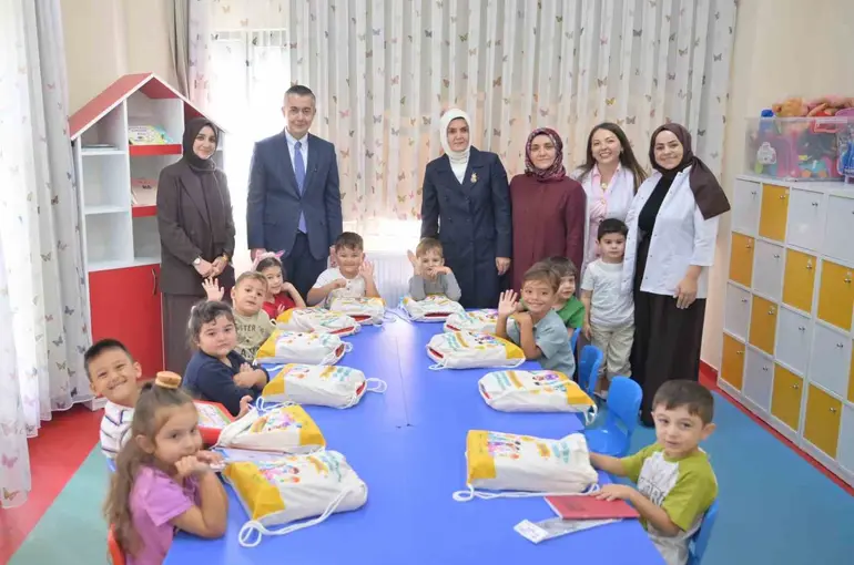 Esenyurt Belediye Başkan Vekili Can Aksoy okulların ilk gününde öğrencileri yalnız bırakmadı
