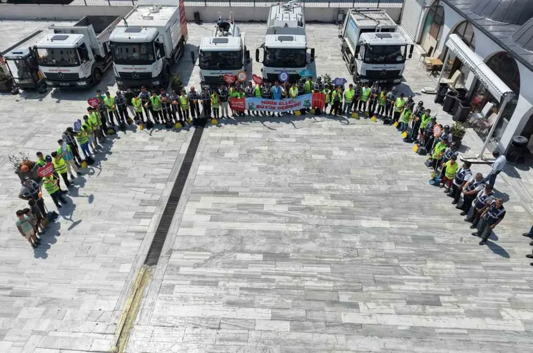 Esenyurt Belediyesi’nden çocuklara "Minik Eller Büyük Değişim" etkinliği
