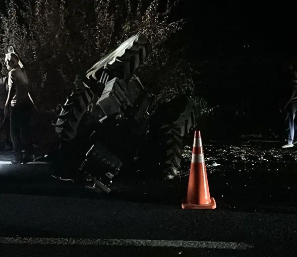 Eskişehir-Ankara yolunda kamyonla traktör çarpıştı: 1 yaralı
