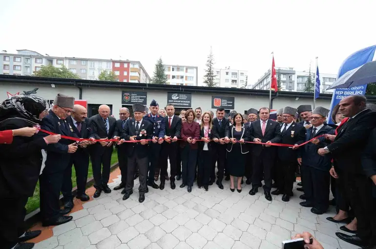 Eskişehir’de gaziler ve şehit aileleri tek çatı altında toplandı
