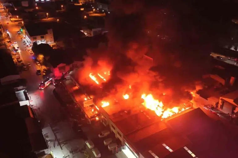 Eskişehir’de sanayi sitesindeki dükkanda korkutan yangın
