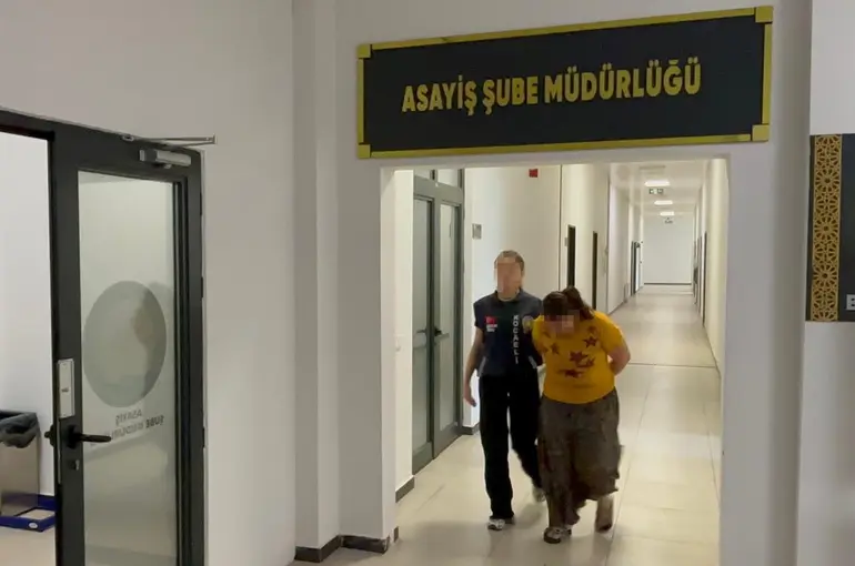 Ev soyan hırsıza operasyon yapılan operasyonda aranması olan şahıs da yakalandı
