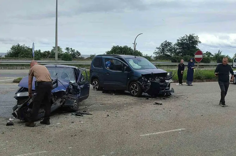 Eynesil’de trafik kazası: 2 yaralı
