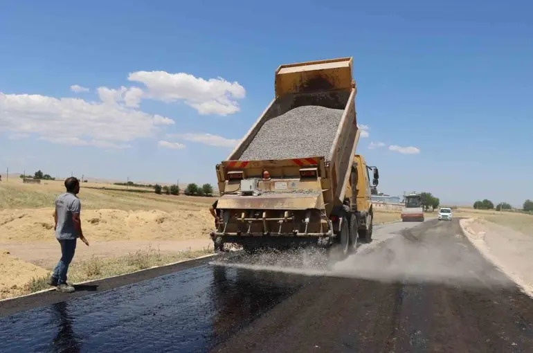 Eyyübiye kırsalında yol standardı yükseliyor
