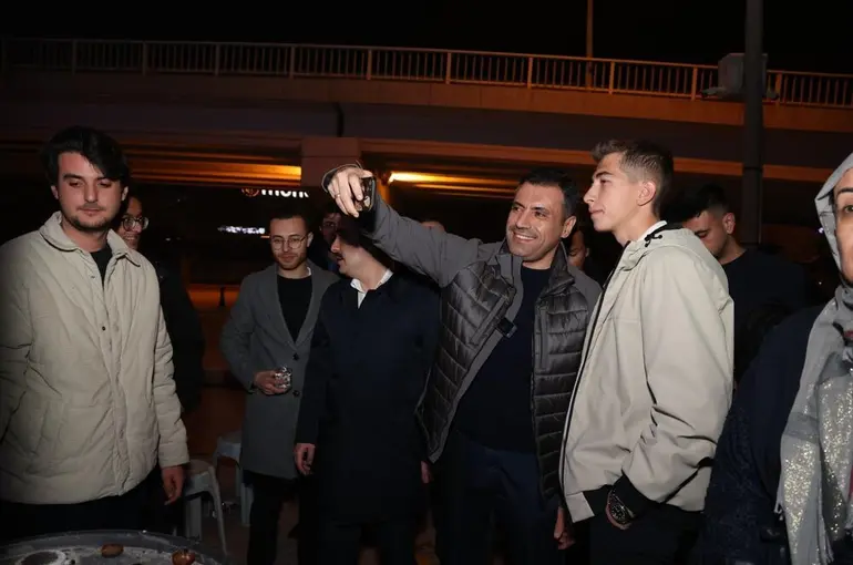 Fatih Özgökçen gençlerle buluştu