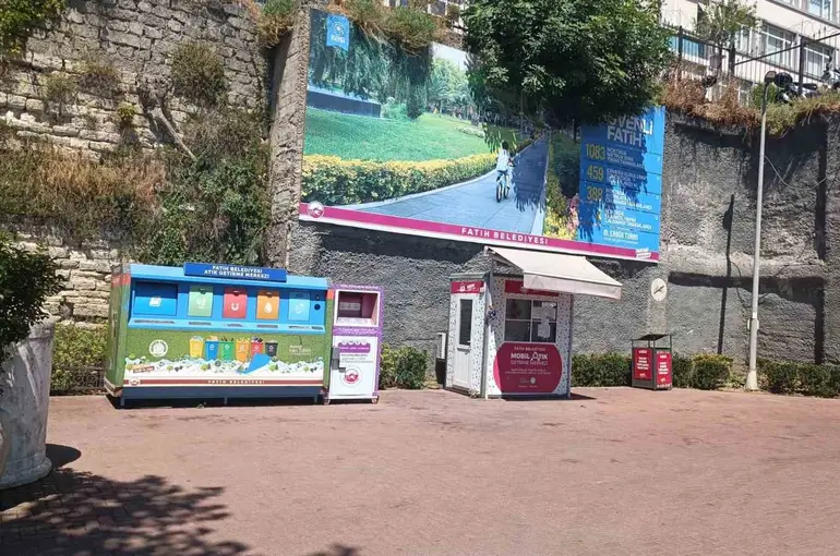 Fatih’te tekstil atıkları 270 noktada ayrı toplanıyor
