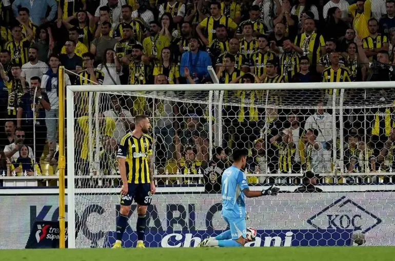 Fenerbahçe, evinde ilk puanını kaybetti
