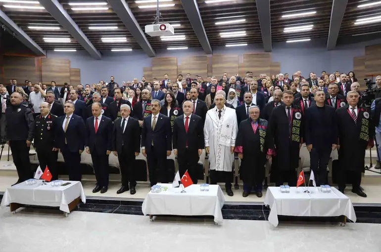 Fırat Üniversitesi’nde yeni akademik yıl başladı
