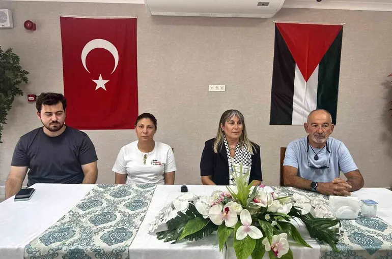 Fransız aktivist Boughani: "Türkiye birçok devletten daha çok Gazze halkının yanında"
