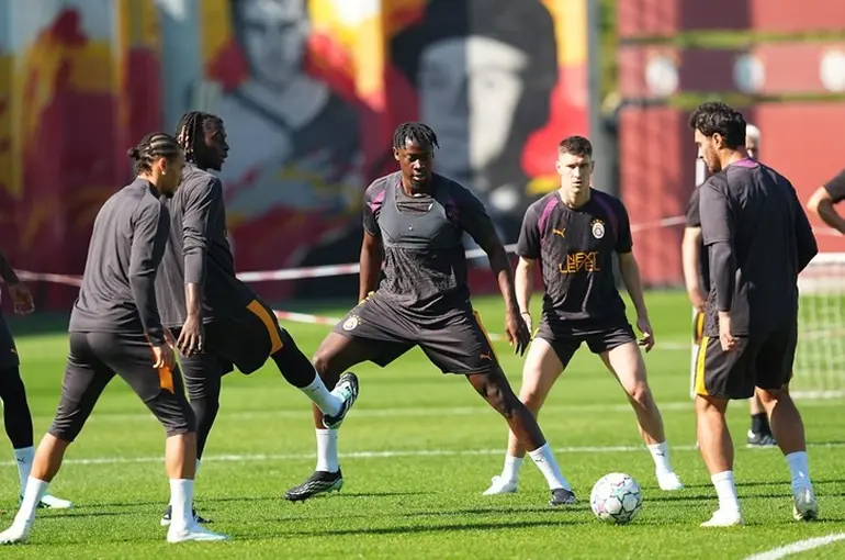 Galatasaray, Barcelona maçı hazırlıklarına başladı
