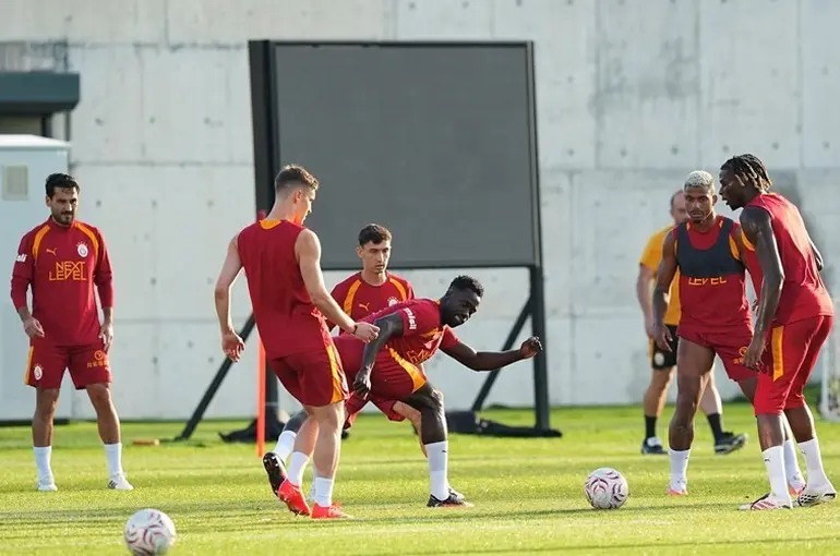 Galatasaray, Başakşehir maçının hazırlıklarını tamamladı
