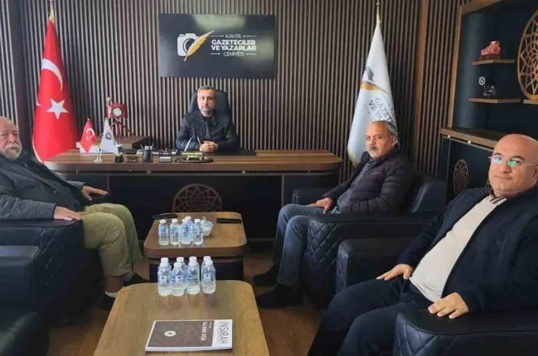 Gazeteciler günü öncesi yerel basının geleceğine dair önemli mesajlar
