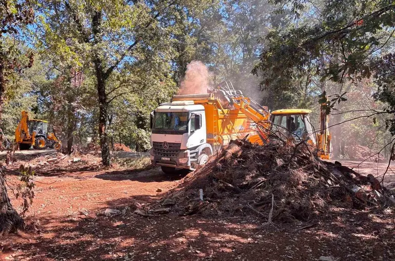 Gebze’deki mezarlıklarda yoğun mesai
