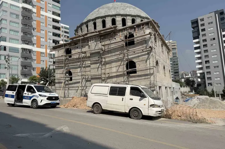 Gece bekçi inşaatta ölü bulundu
