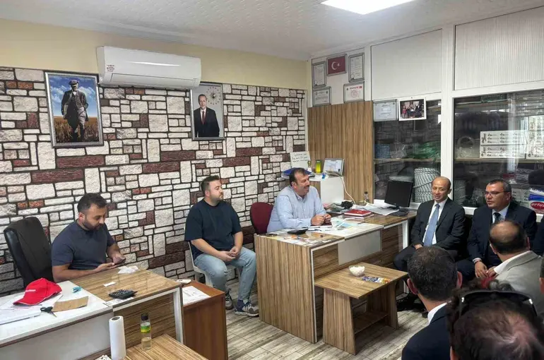 Gedizli üreticilere 95 damızlık büyükbaş hayvan dağıtıldı
