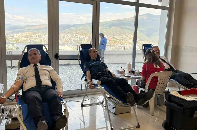 Gemlik Adliyesi’nde Kızılay’dan kan bağışı kampanyası

