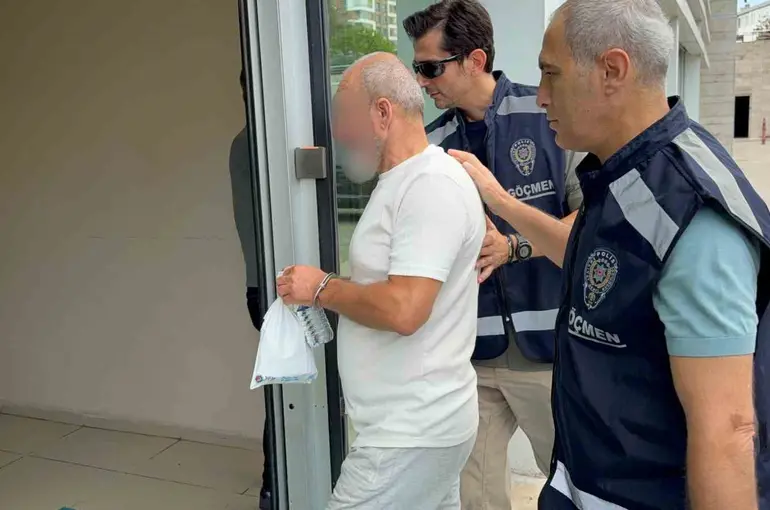 Göçmen kaçakçılığından tutuklandı
