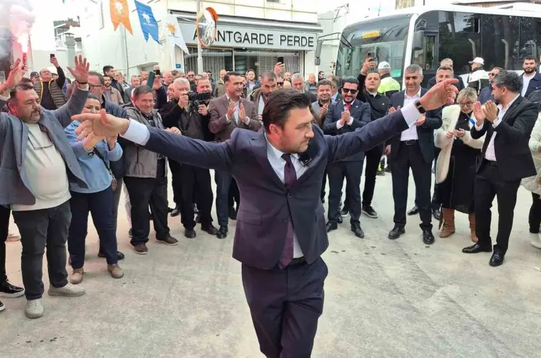 Görevi gözyaşlarıyla devraldı
