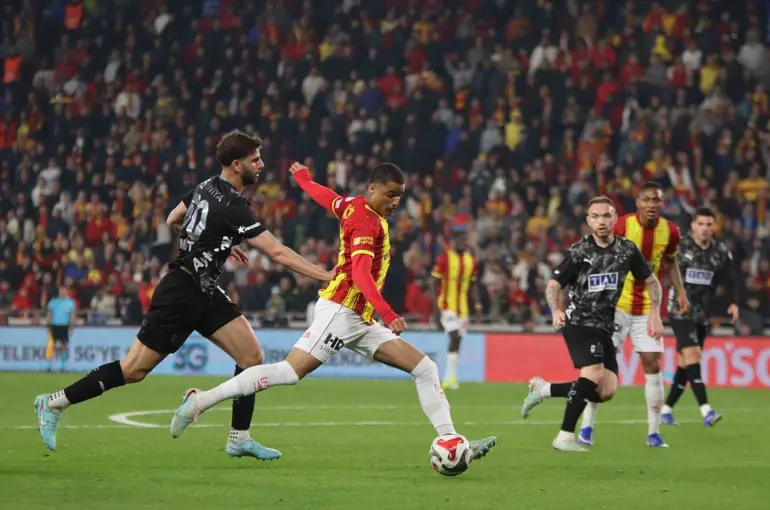 Göztepe, Alanyaspor deplasmanında
