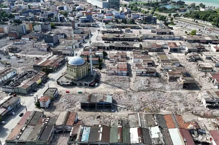 Gülsan Sanayi Sitesi’nde yıkımlar devam ediyor
