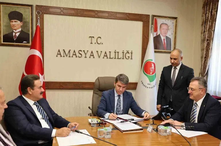 Gümüşhacıköy OSB’nin kuruluş protokolü imzalandı
