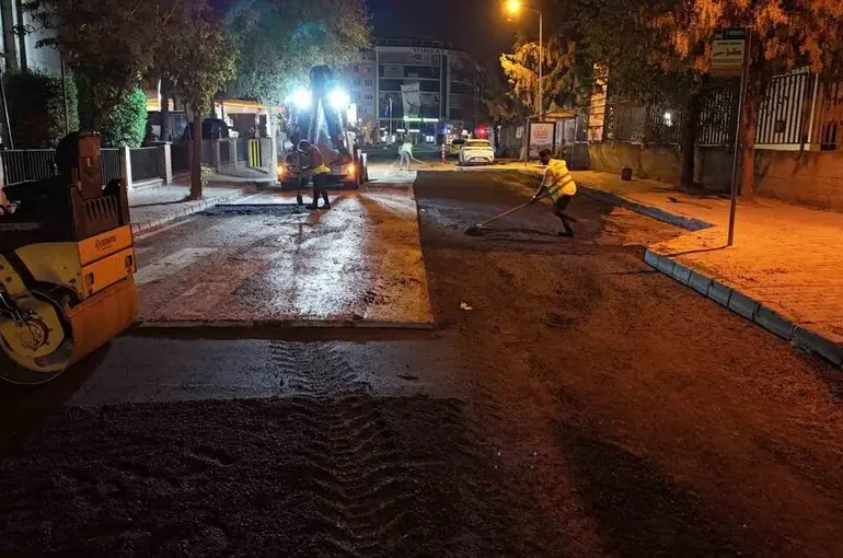 Güzeller Mahallesi’nde bozulan yollara asfalt
