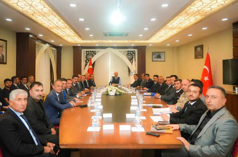 Hakkâri’de sahipsiz hayvanların durumu masaya yatırıldı
