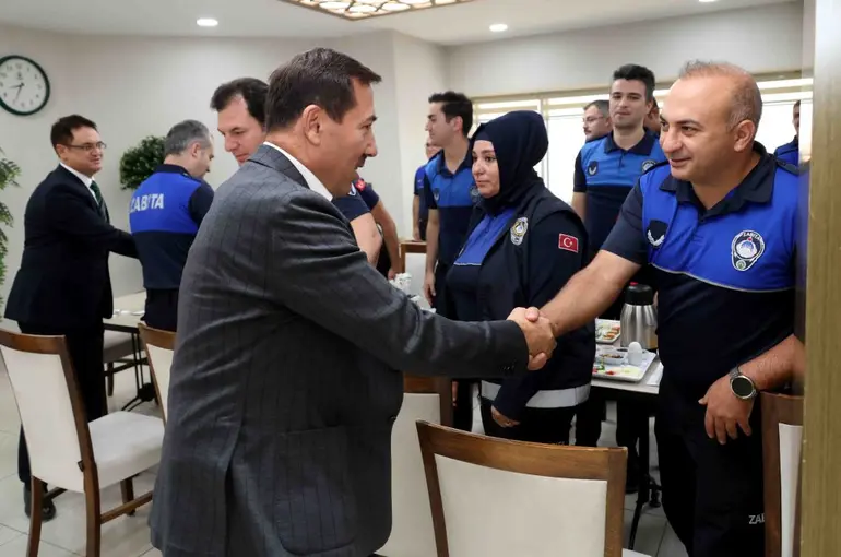 Hasan Kılca zabıta personeliyle bir araya geldi