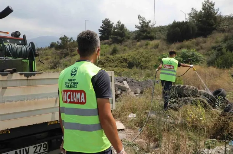 Hatay Büyükşehir Belediyesi, haşerelere karşı vatandaşları bilinçlendiriyor
