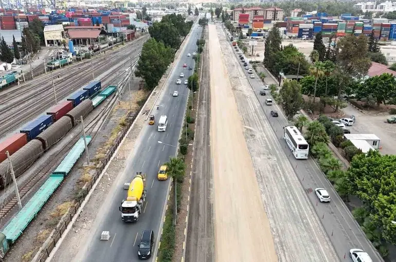 Hatay Büyükşehir Belediyesi, İskenderun’da yıllardır süren trafik sorununa son verdi
