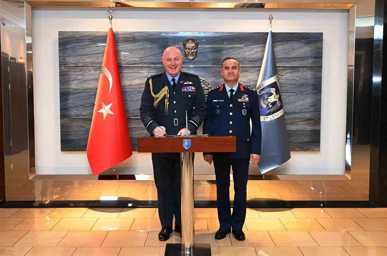 Hava Kuvvetleri Komutanı Dalkıran, İngiliz mevkidaşı ile görüştü
