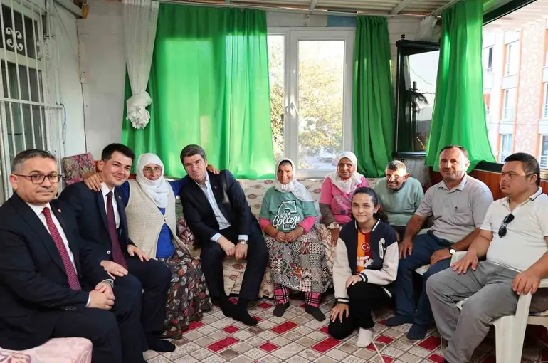 Hayatını üç engelli evladına adadı, devlet yalnız bırakmadı
