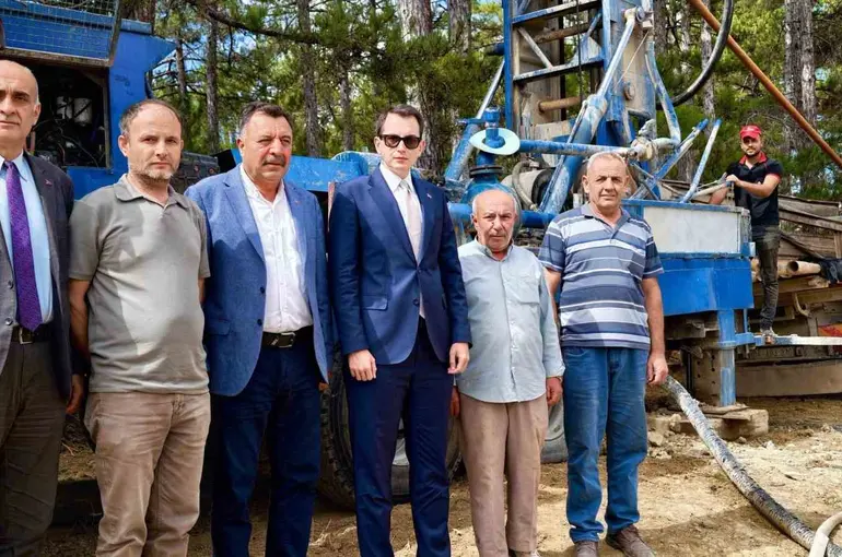 Hisarcık Aşağı Yoncaağaç köyünün su ihtiyacı için sondaj çalışması sürüyor
