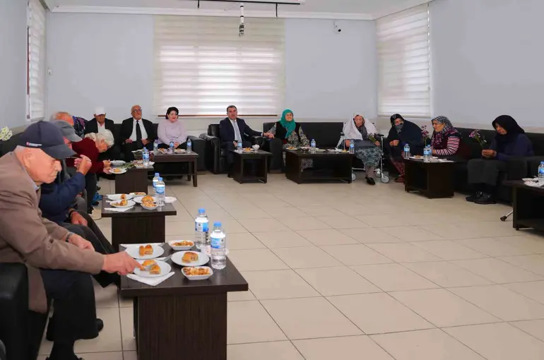 Huzurevi sakinlerinin ’Yaşlılar Günü’ kutlandı
