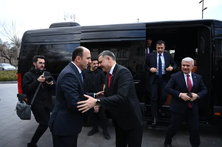 İçişleri Bakanı Çiftçi Başkan Altay’ı ziyaret etti