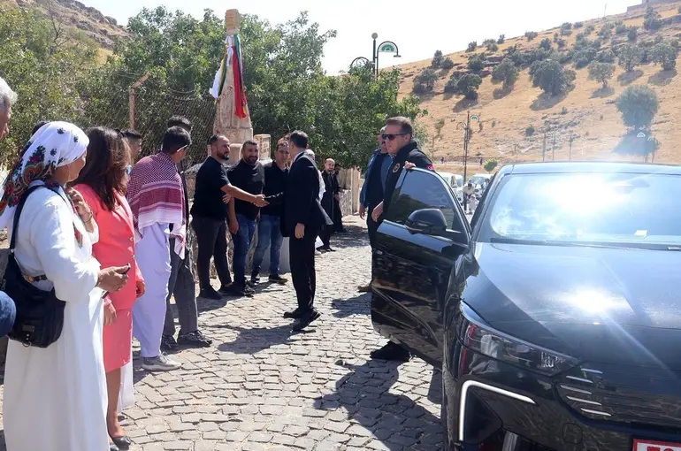 İdil Kaymakamı Adıgüzel, Ezidi vatandaşların Cema Bayramı coşkusuna ortak oldu
