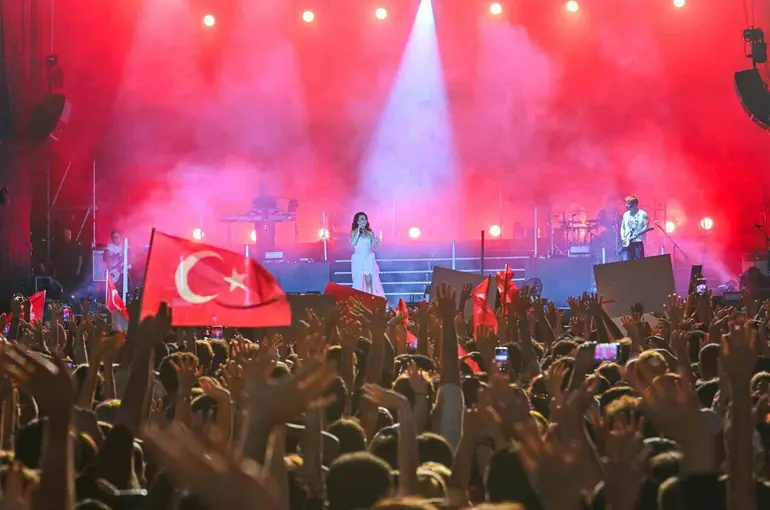İEF’de 9 Eylül coşkusu
