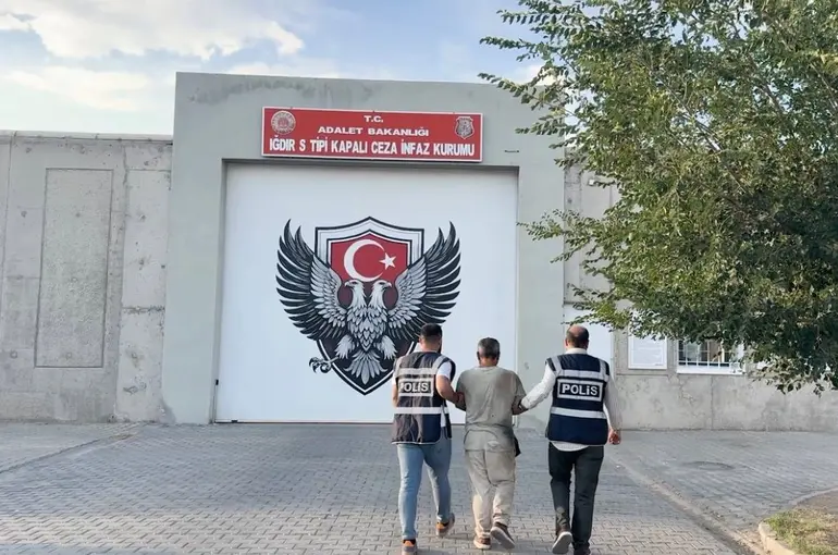Iğdır’da 10 yıl 4 ay 17 gün hapis cezasıyla aranan şahıs yakalandı
