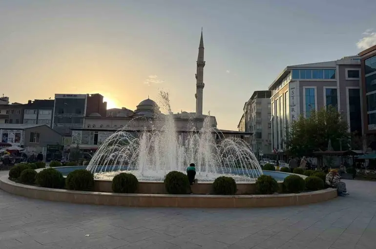 Iğdır’da ’Sırrı Süreyya Önder Parkı’ kararı 5 aydır onay bekliyor
