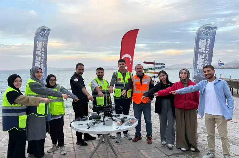 İHAKUT ekibinden Van Gölü’nde gerçeğini aratmayan tatbikat
