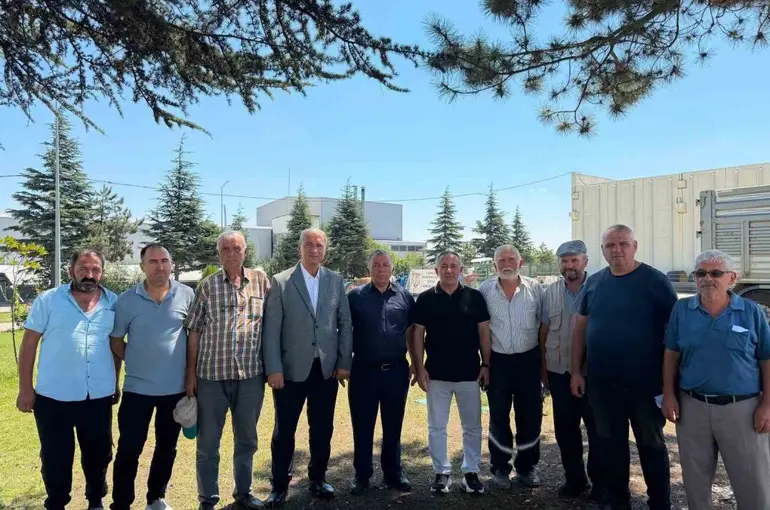 İl Başkanı Yıldırım çiftçilerle buluştu
