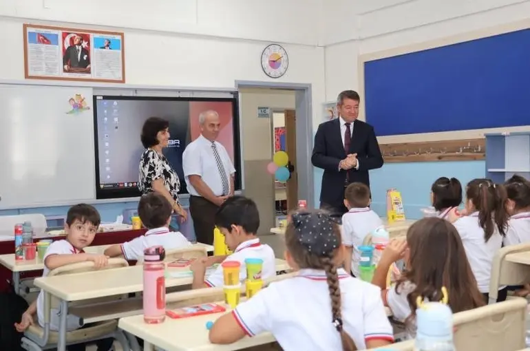 İl Müdürü Şimşek minik öğrencilerle bir araya geldi
