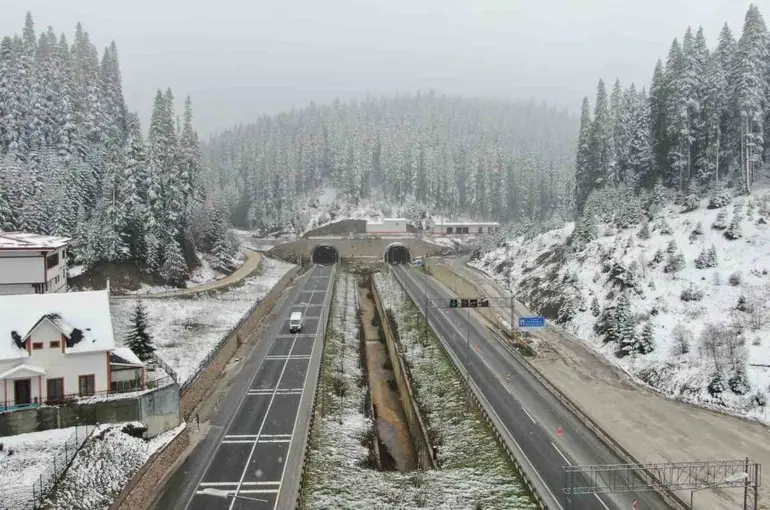 Ilgaz Dağı mayıs ayında beyaza büründü
