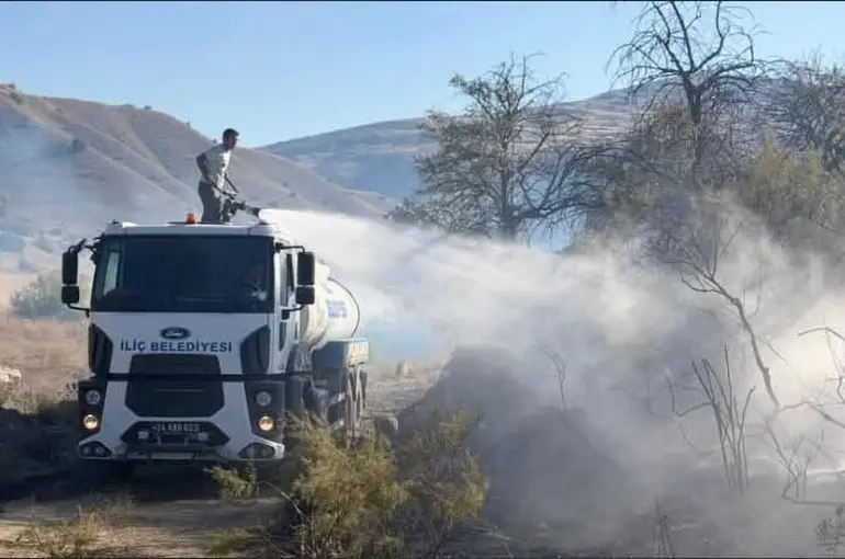 İliç’te tarım arazisinde çıkan yangın kontrol altına alındı
