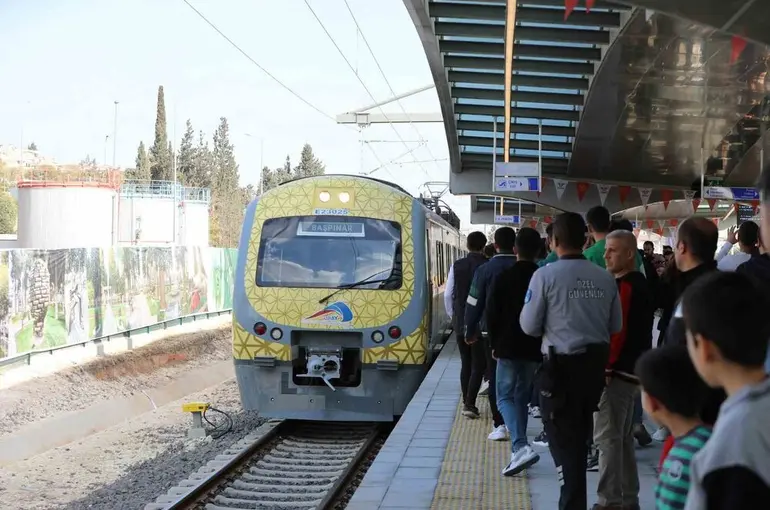 İlk ders zili çaldı, öğrencilere müjde Büyükşehir’den geldi
