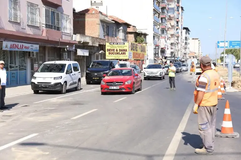 İncirliova anayolunda sıcak asfalt çalışması tamamlandı
